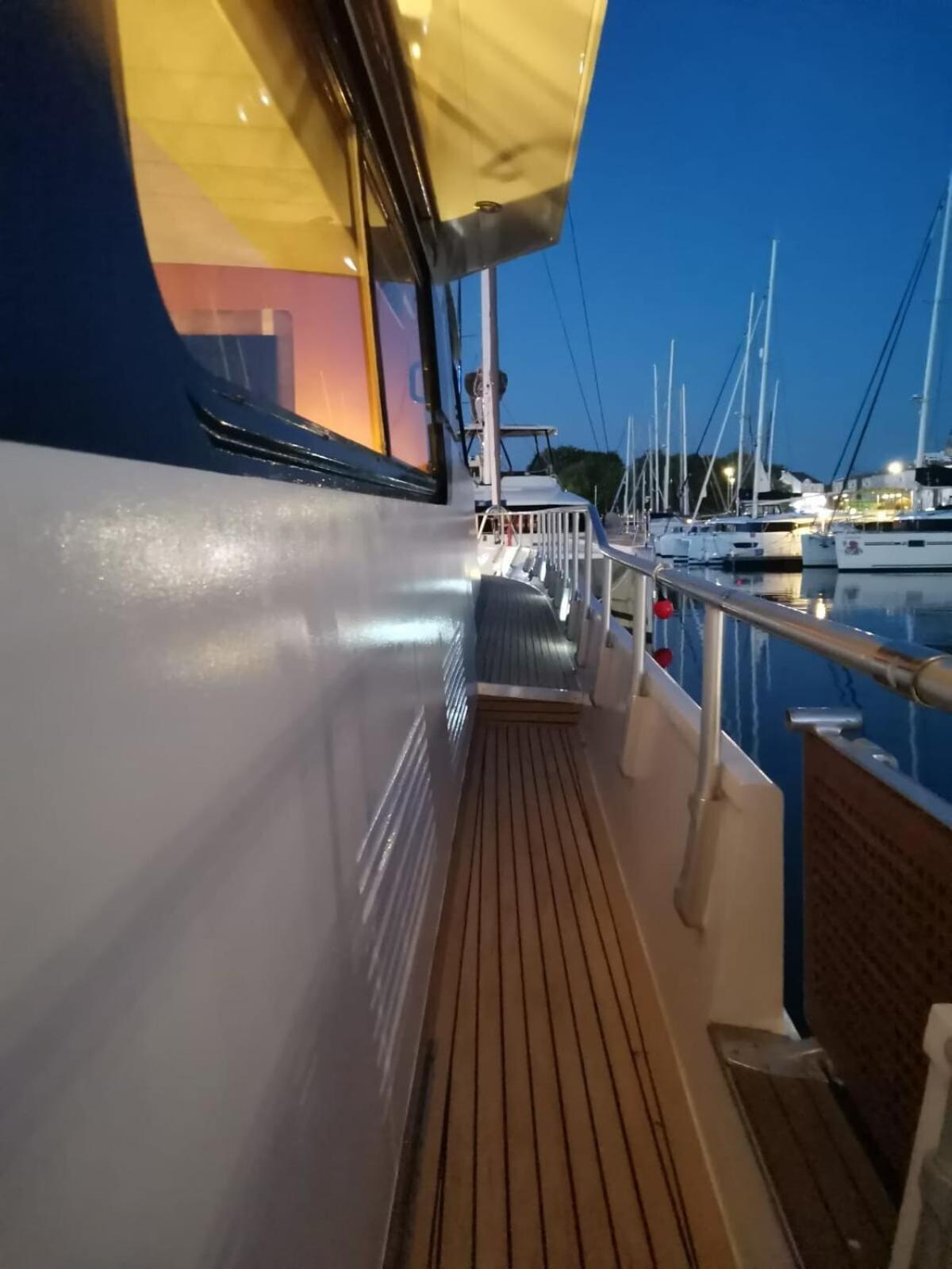 Готель Yacht Aquamarina Vieux Port La Rochelle Ла-Рошель Екстер'єр фото