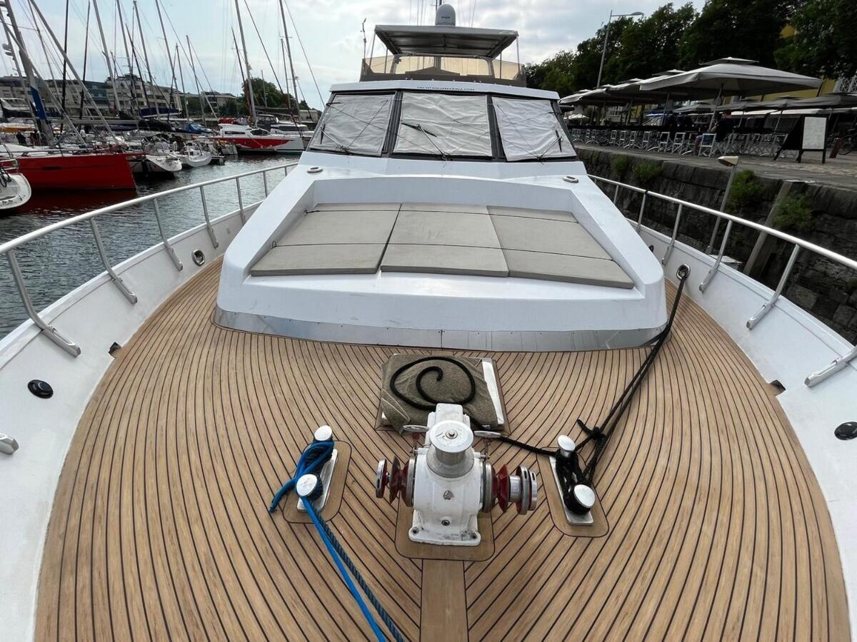 Готель Yacht Aquamarina Vieux Port La Rochelle Ла-Рошель Екстер'єр фото