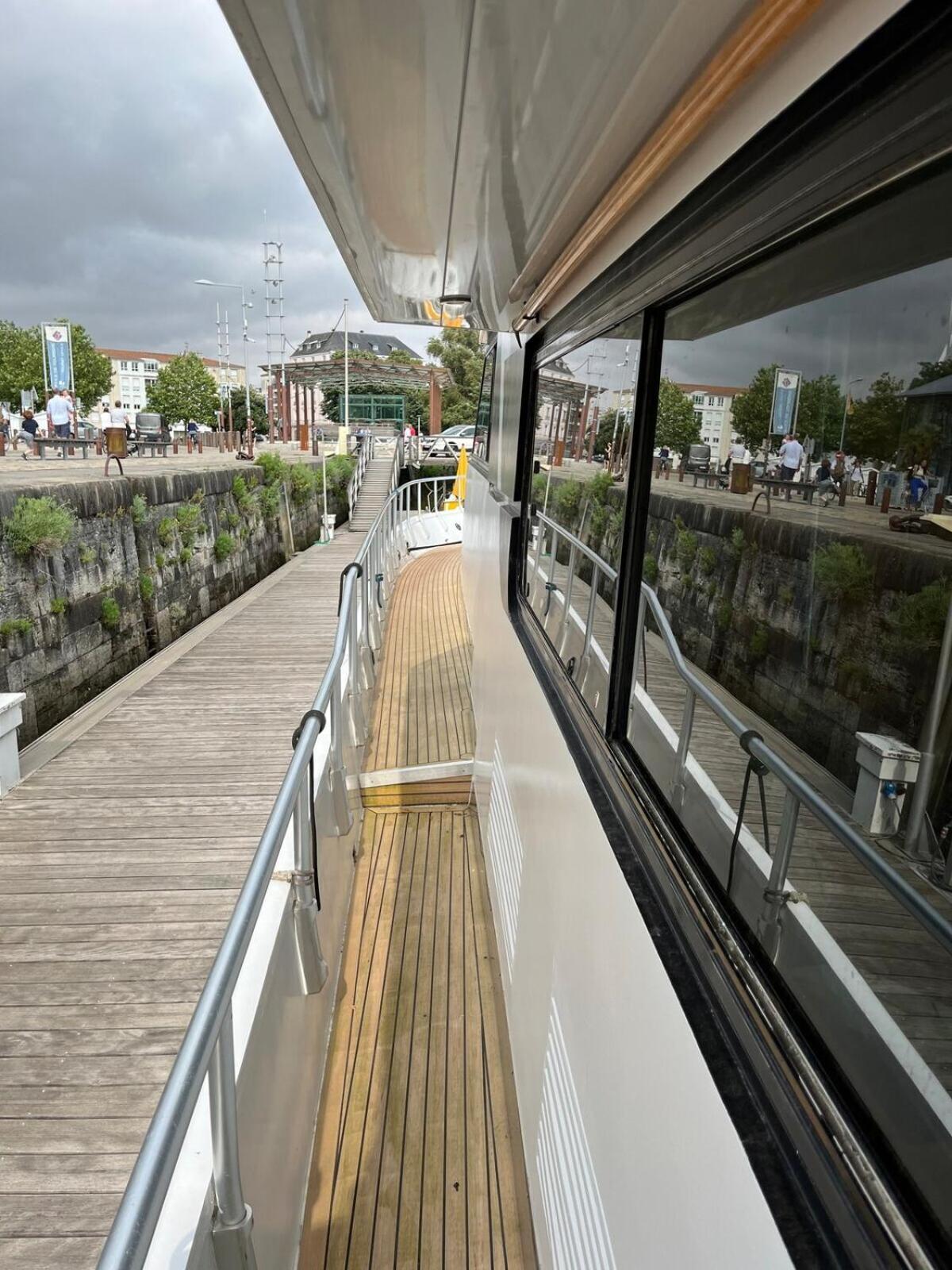 Готель Yacht Aquamarina Vieux Port La Rochelle Ла-Рошель Екстер'єр фото